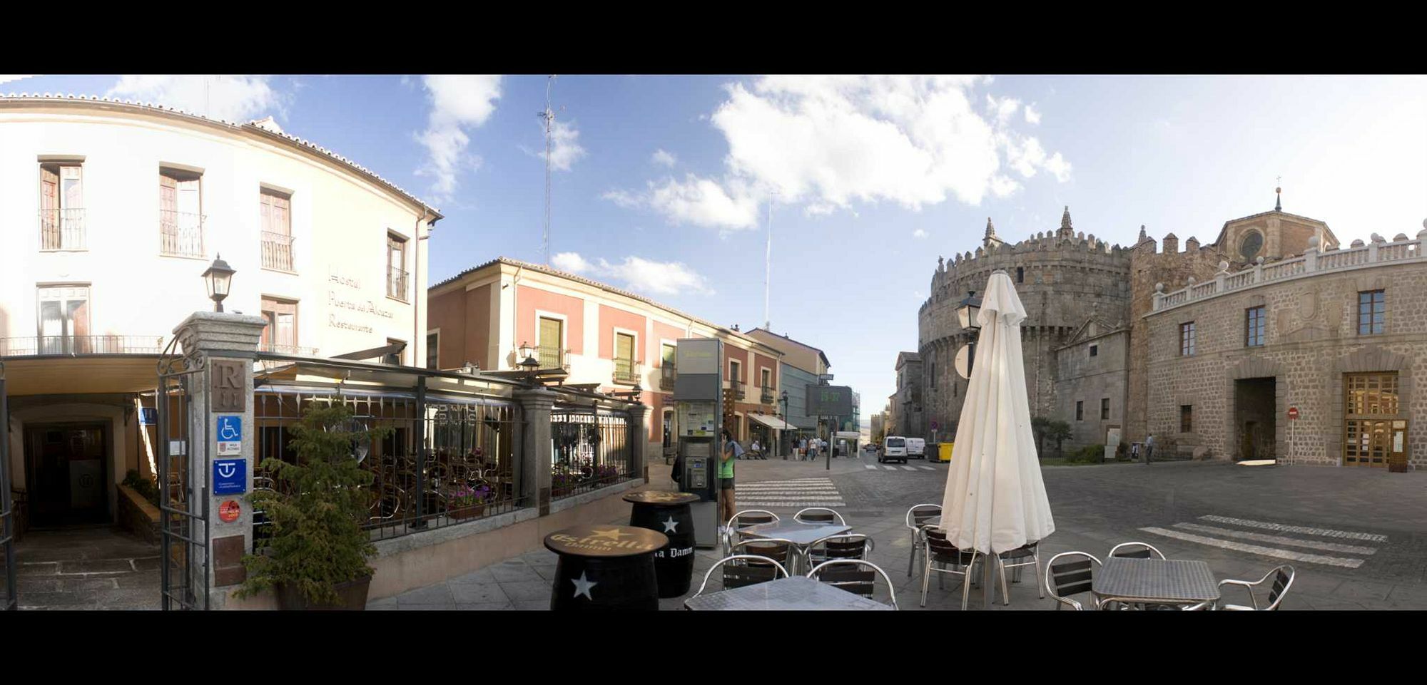 Hostal Restaurante Puerta Del Alcazar Ávila Exterior foto