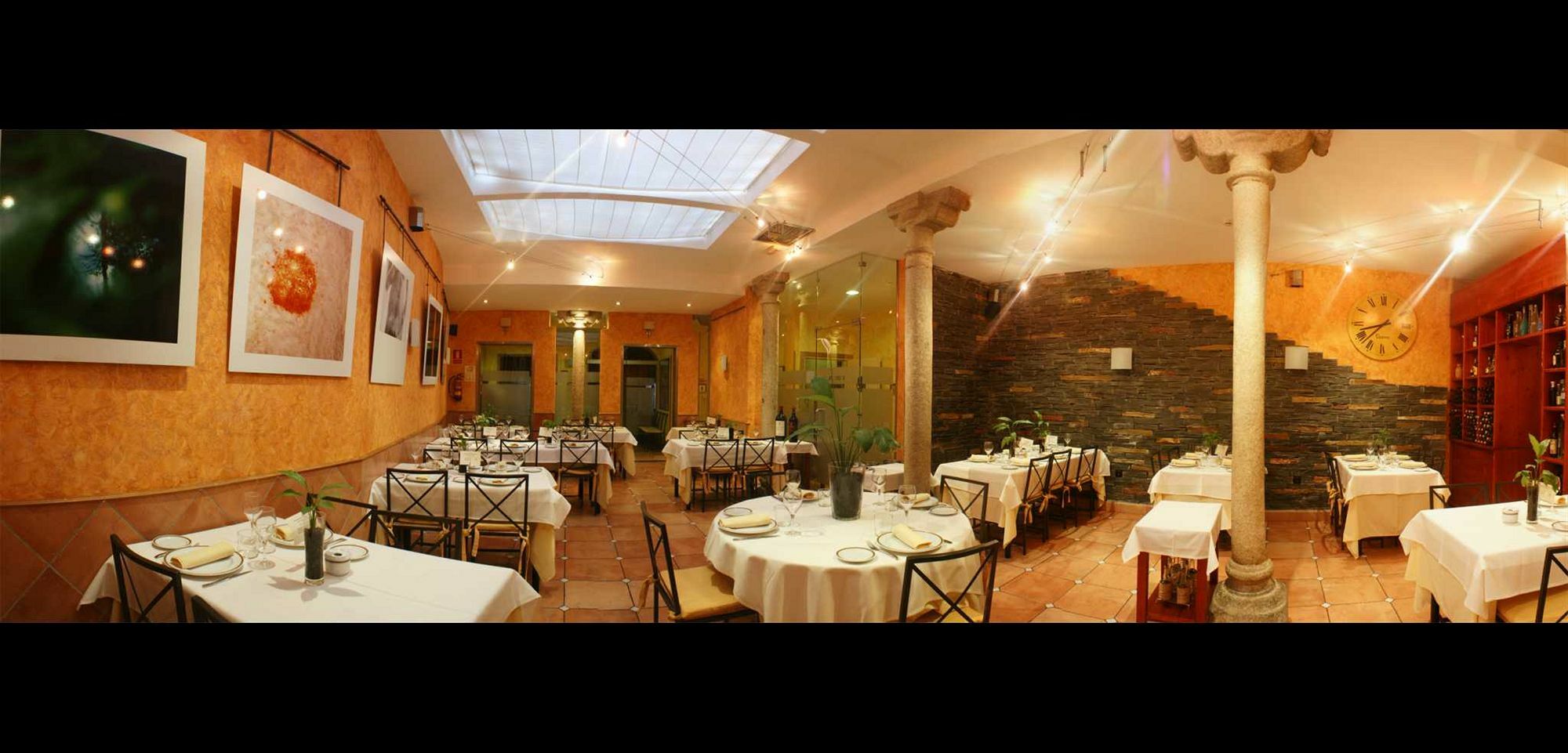 Hostal Restaurante Puerta Del Alcazar Ávila Exterior foto