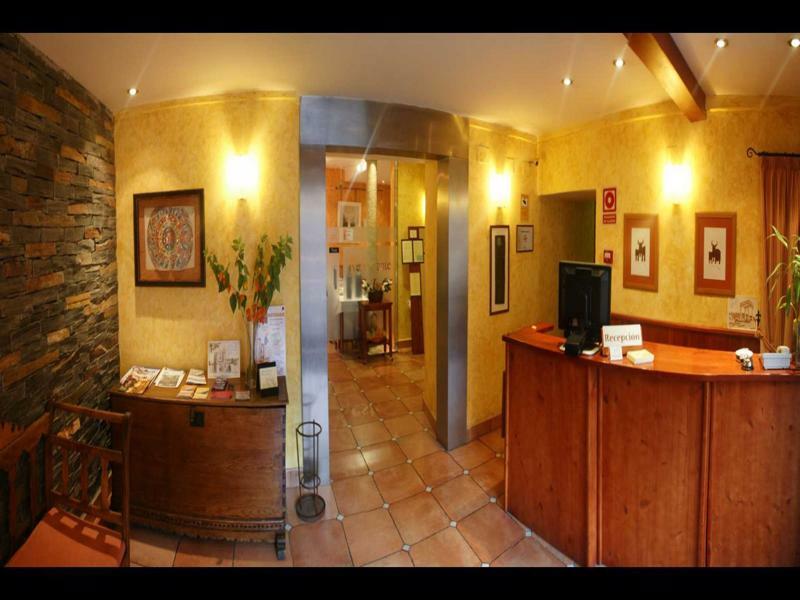 Hostal Restaurante Puerta Del Alcazar Ávila Exterior foto